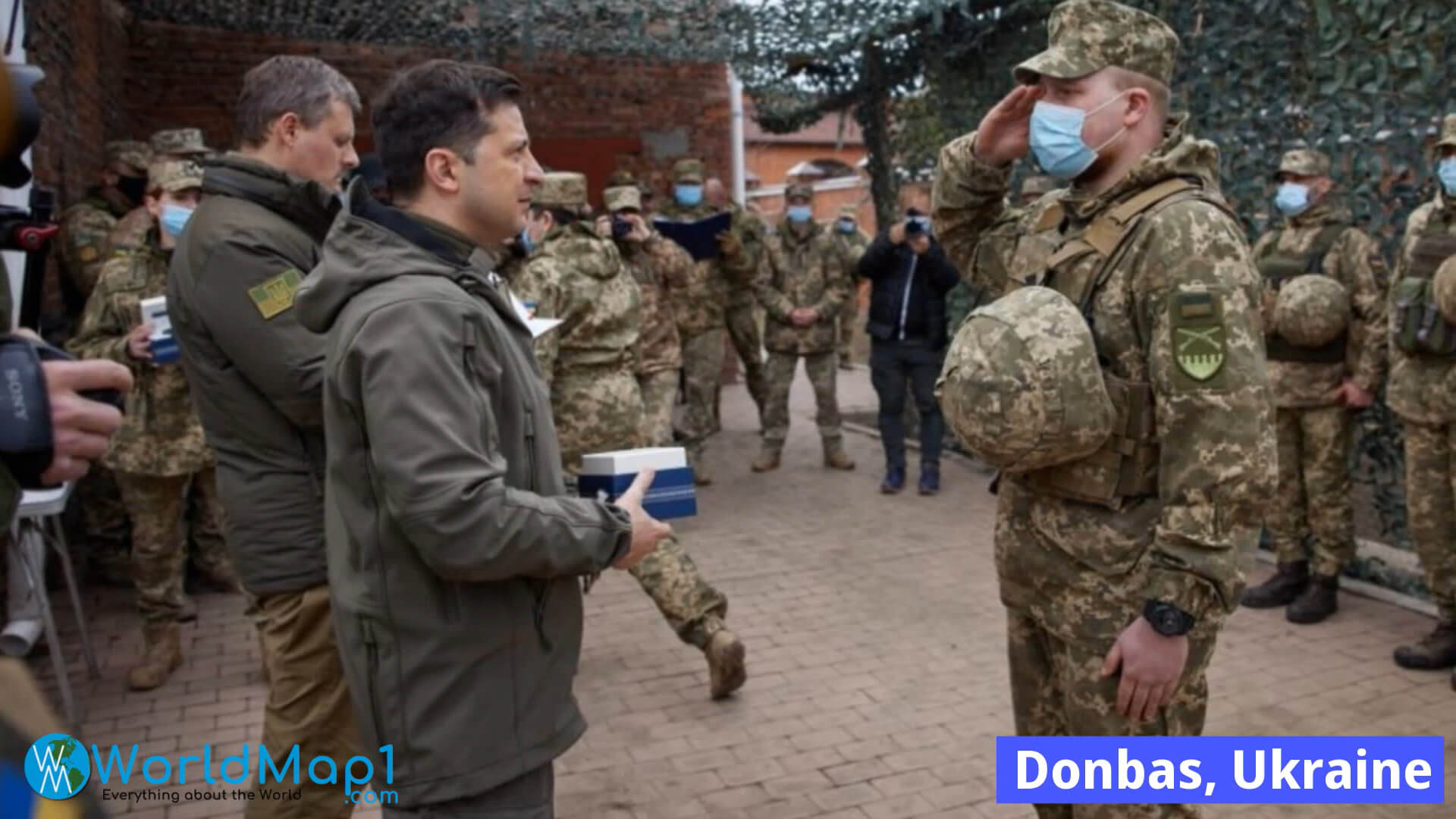 Volodimir Zelenski in Donbas